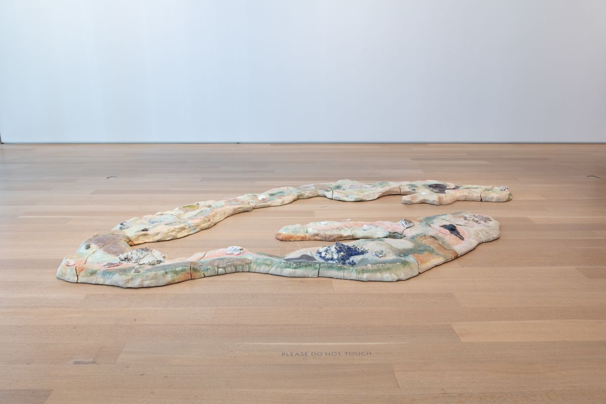 Liz Larner, Reef, 2019, ceramic, glaze, stones, minerals, 12.7 x 414 x 229.9 cm, 5 x 163 x 90 1/2 in., Art Institute of Chicago, Claire and Gordon Prussian Fund for Contemporary Art, 2020.61. © Liz Larner